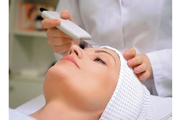 Klinik Kecantikan dengan...