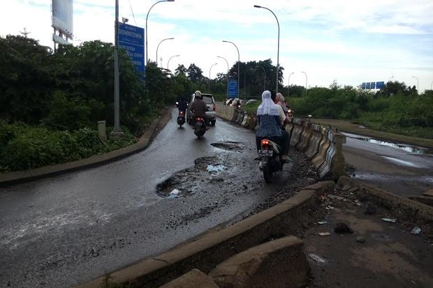 Wali Kota Kesal Jalan...