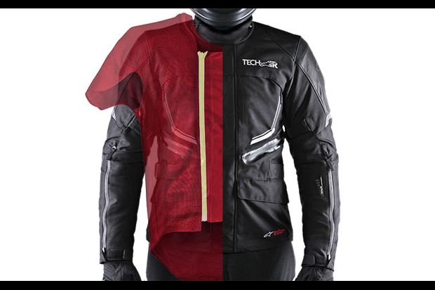 BMW Gandeng Alpinestars...