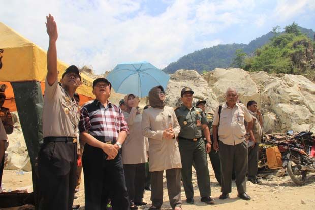 Longsor Gunung Kuda...