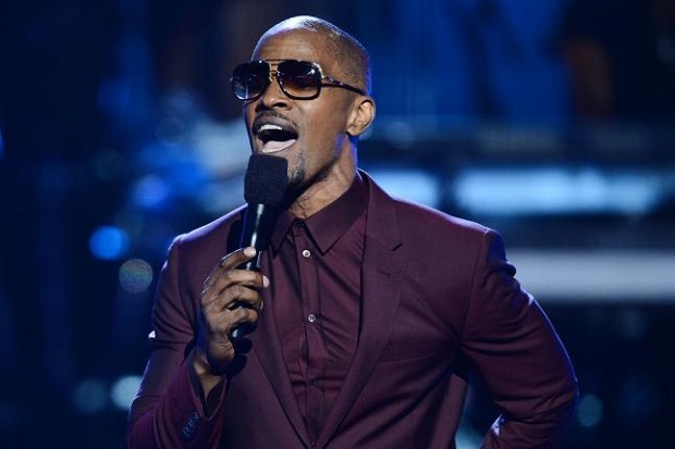 Peraih Grammy Award...