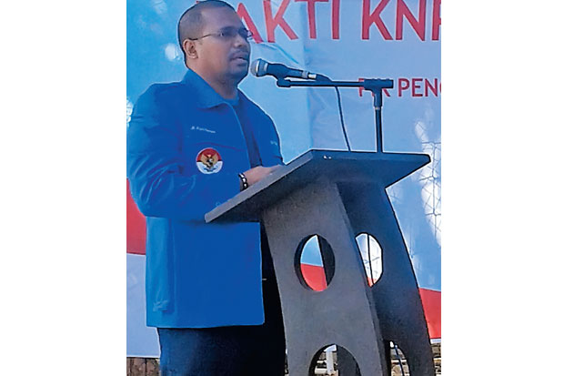 Mengembalikan Kepemimpinan...