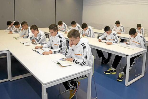 Dihantui Sanksi FIFA,...