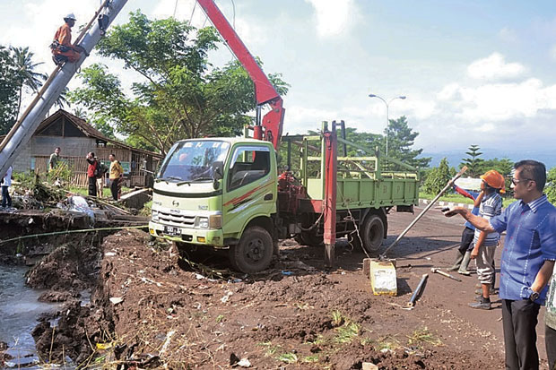 Diguyur Hujan Deras,...