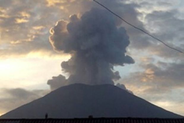 Aktivitas Vulkanik Gunung...