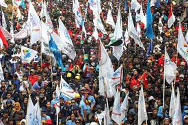 Ribuan Buruh Berjoget...