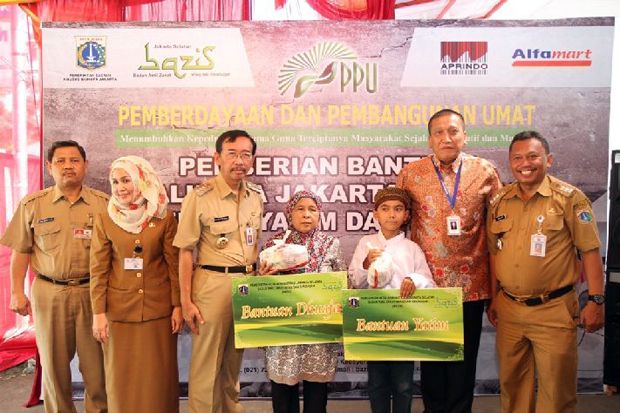 Alfamart dan Bazis Berikan...