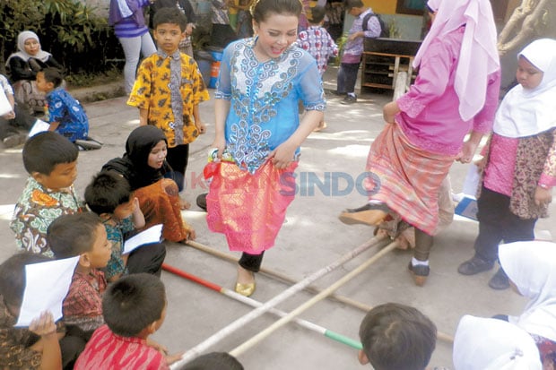 Membangun Karakter lewat...