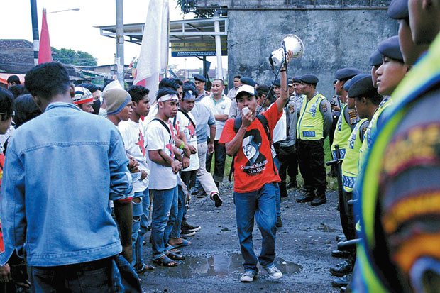 Trans Yogya Abaikan...