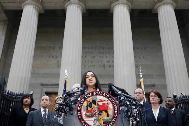 Enam Polisi Baltimore...