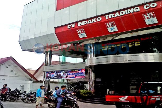 Perampok Bersenpi Sikat...