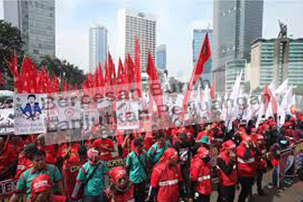 Berpesan Buruh Lanjutkan...