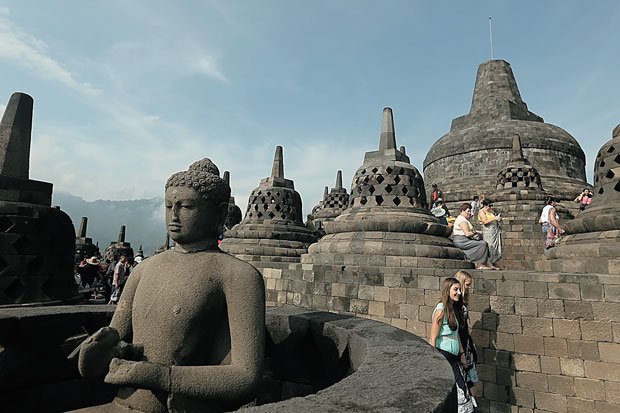 Kunjungan Wisatawan...