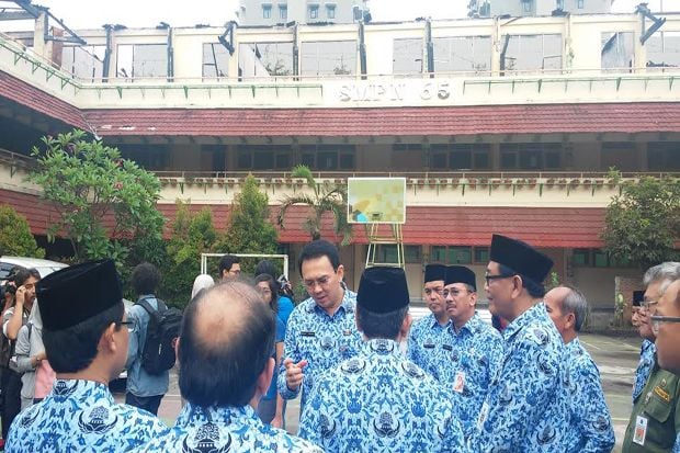 Ahok Minta Gedung Sekolah...