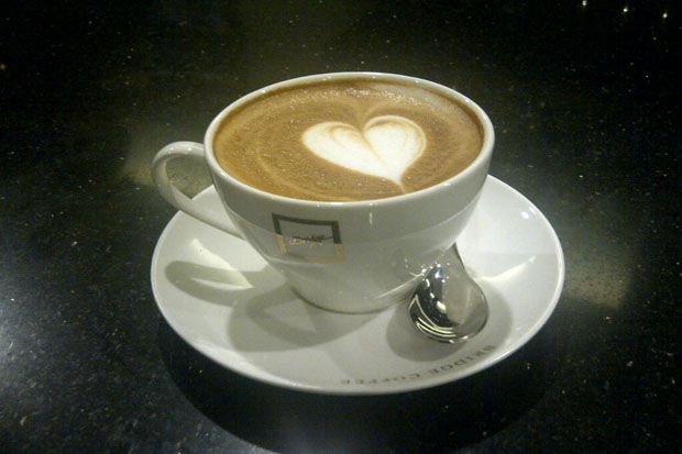 Menikmati Kopi Premium...