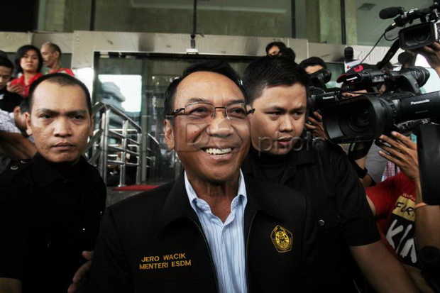 Jero Wacik Resmi Ditahan...