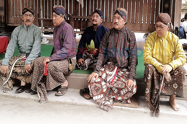 Sabdaraja Pecah Keluarga...