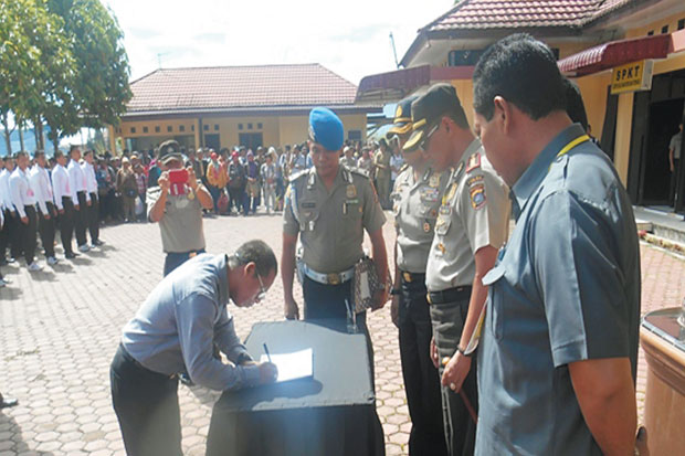 Ada KKN, Kapolda Akan...