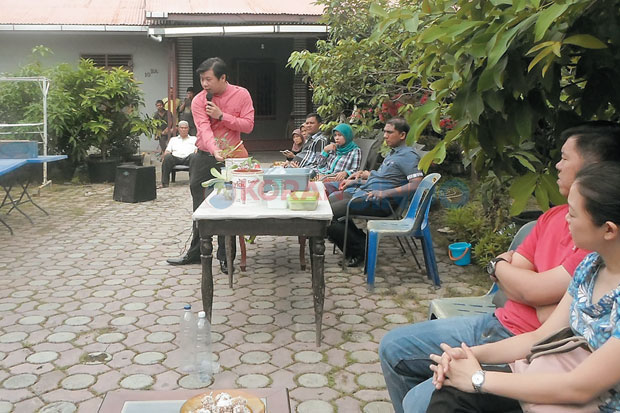 Warga Amplas Diajak...