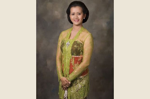 GKR Pembayun Dinobatkan...