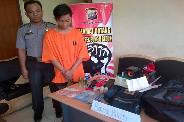 Demi Bahagiakan Kekasih,...