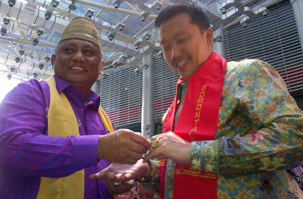 Gubernur Ini Bagi-bagi...