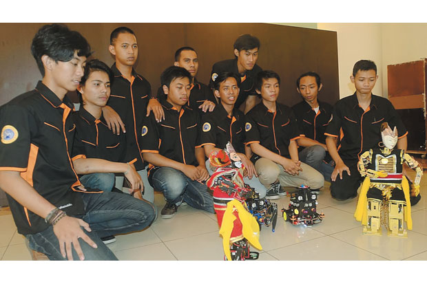 Robot Pemadam Api Unair...