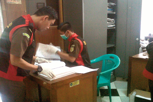 Kejari Geledah Dihutbun-DPPKAD