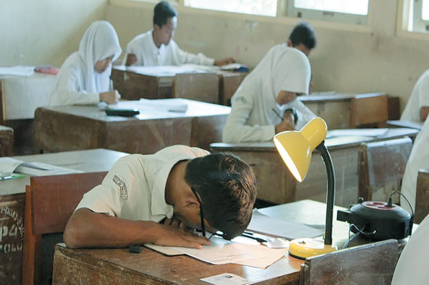 Alami Gangguan Penglihatan,...