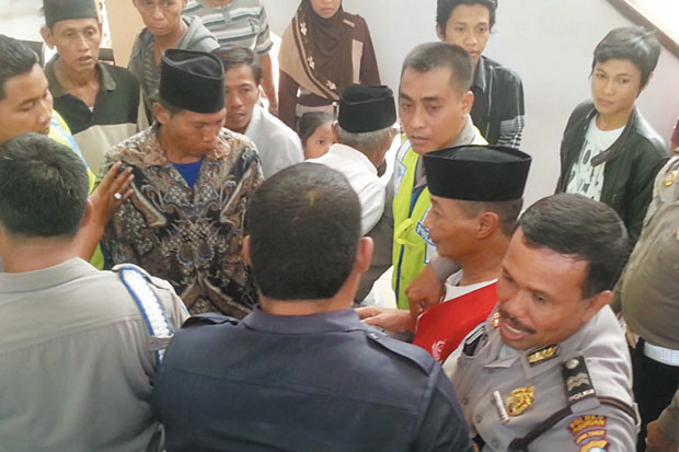Kiai Cabul Dituntut...