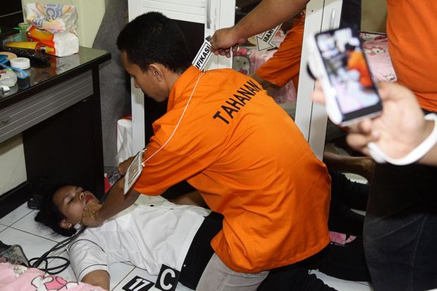 Deudeuh Tewas dalam...