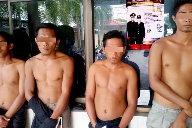 Pesta Miras, 11 Pemuda...