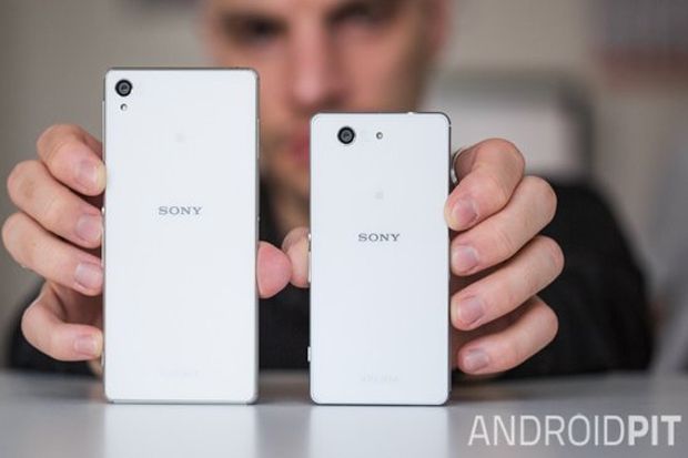 Sony Xperia Z4 Compact...
