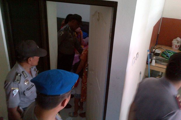 Gerebek Kost Mewah,...