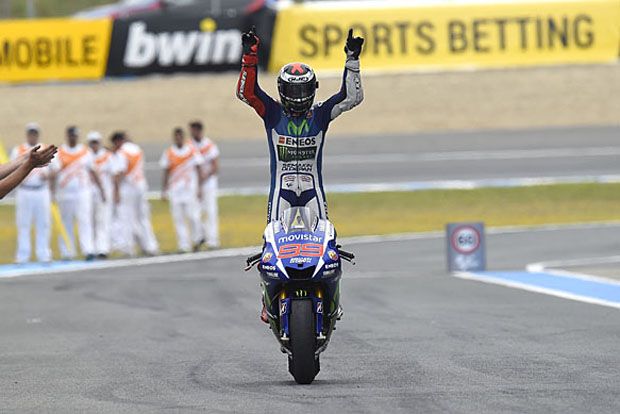 Podium Jerez Jadi Monumen...