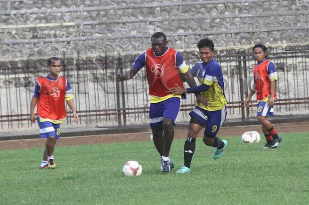 Simalakama Persegres:...