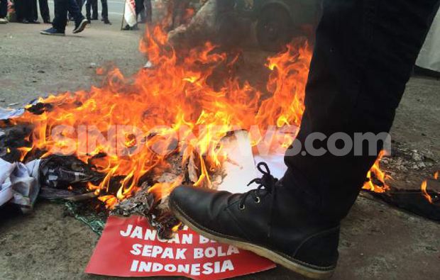 Bekukan PSSI, Mahasiswa...