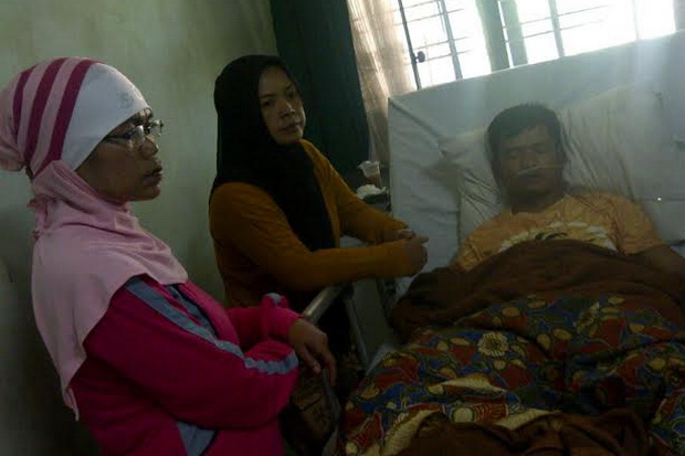 Terkubur Longsor 1 Jam,...