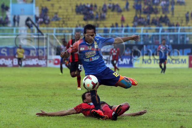 Main Tarkam, Buka Warung...