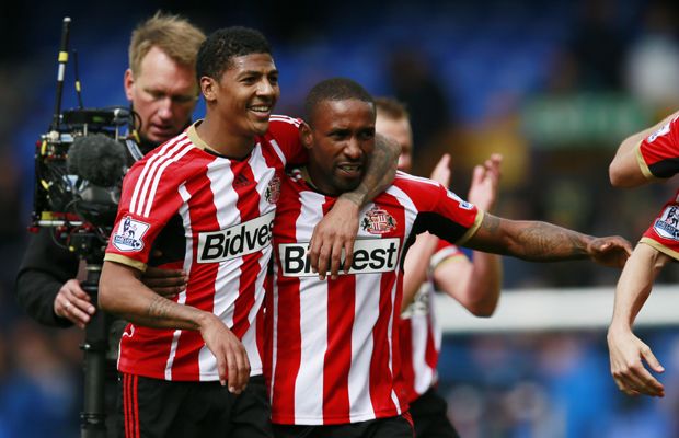 Sunderland Jaga Jarak...