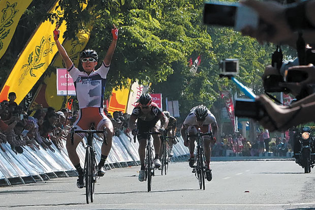 Empat Etape, Beda Juara