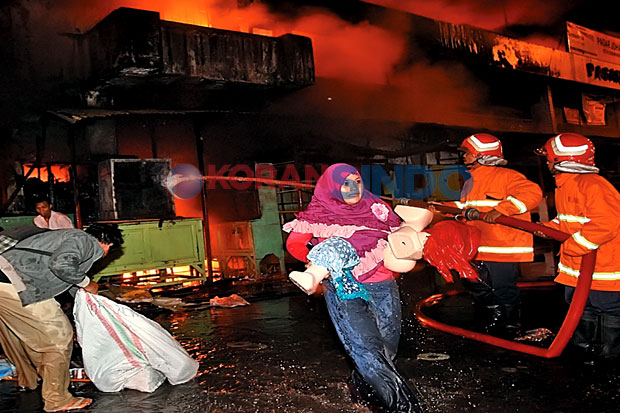 Pasar Johar Terbakar