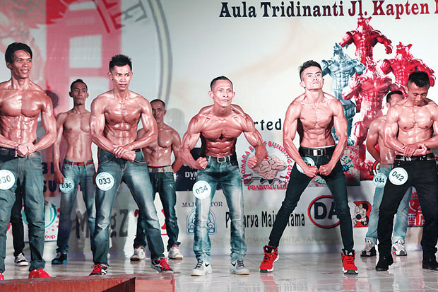 Cari Atlet Binaraga...