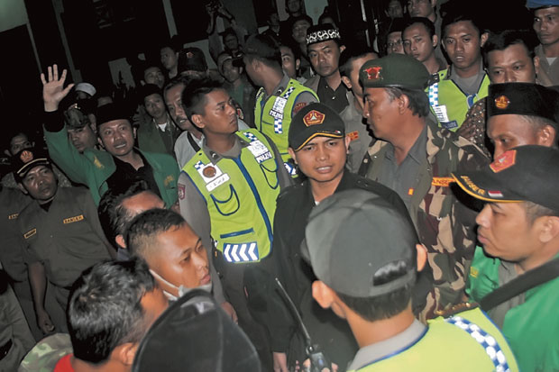 Pelantikan Ansor Ricuh,...
