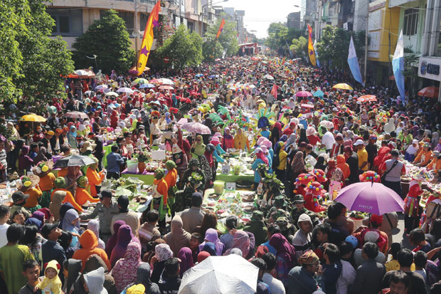 Rujak Uleg di Tengah...