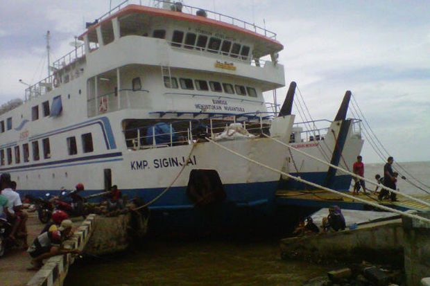 Cuaca Buruk, Penyeberangan...