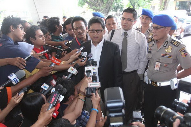 PDIP Beri Sinyal Pertahankan...