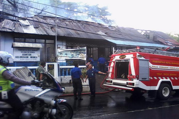 Kantor Lurah Wanea Terbakar,...