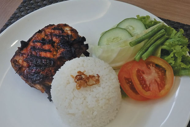Sajikan Ayam Bakar Spesial