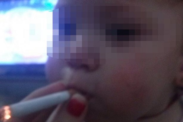 Foto Bayi Merokok Gegerkan...